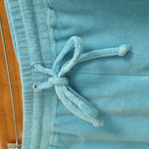 Fabletics Blue Terry Cloth Shorts Set - Picture 9 of 14